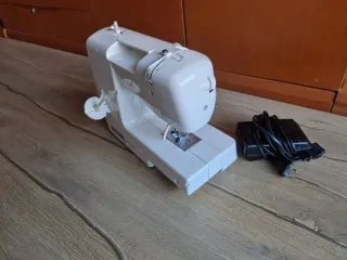 Máquina de coser Jaguar. Excelente estado.