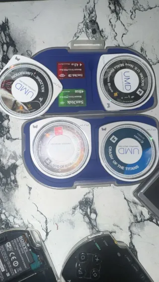 Lote PSP: Console, Giochi e Caricatore