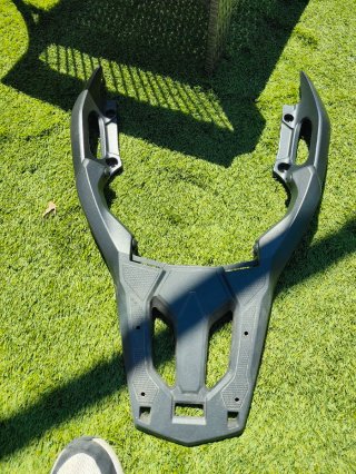 Soporte  de baúl / Top Case Original Honda Forza