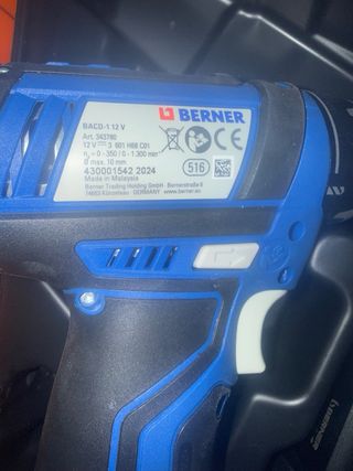 Atornilladora taladradora accionada por acumulador