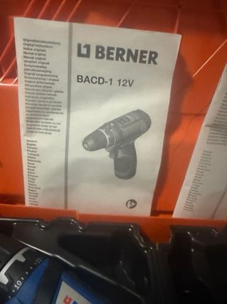 Atornilladora taladradora accionada por acumulador