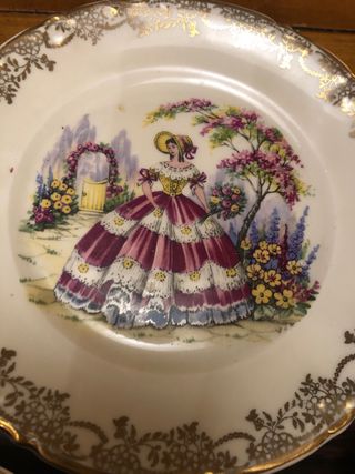 Fuente y 6 platos de porcelana dorada