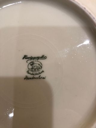 Fuente y 6 platos de porcelana dorada