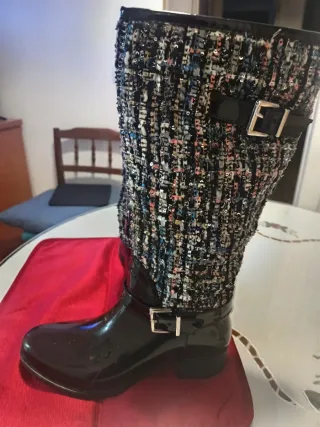 Botas de agua Chanel tweed negras y multicolor ten
