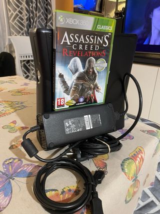 Xbox 360 Slim Negra + Transformador + HDMI + Juego