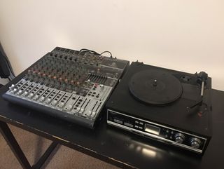 Lote Sonido DJ: 2 Altavoces, Mesa y Plato