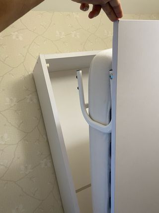 Cama doble blanca Abatible encajonada con colchón