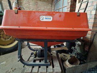 Abonadora Howard 1.200 kg