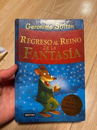 Regreso al Reino de la Fantasía: ¡Libro con olo...