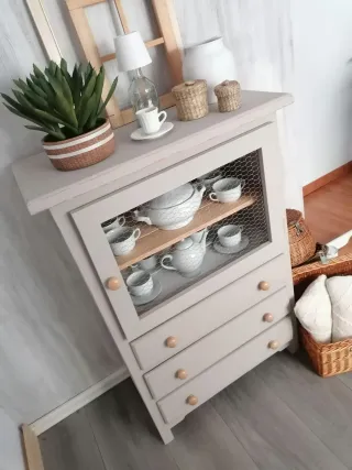 Aparador vitrina madera y cristal