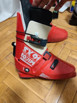 Esquís, fijaciones y botas de esquí