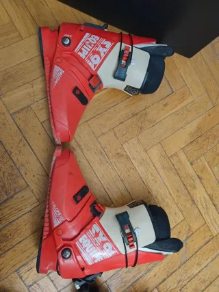 Esquís, fijaciones y botas de esquí