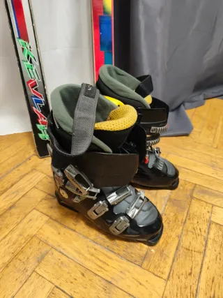 Esquís, fijaciones y botas de esquí