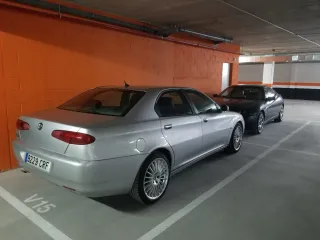 Alfa Romeo 166