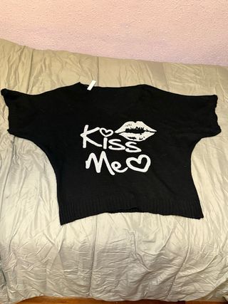 Jersey Negro con Estampado de Labios