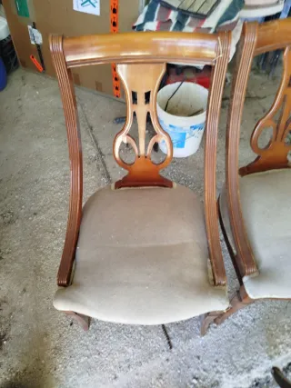 4 Sillas de comedor clásicas de madera,