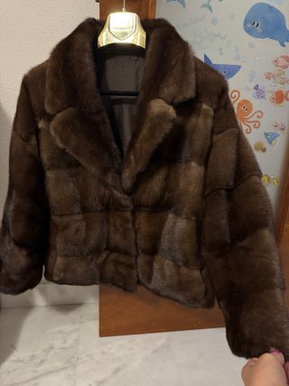 Abrigo de piel marrón