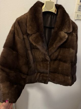 Abrigo de piel marrón