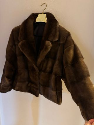 Abrigo de piel marrón