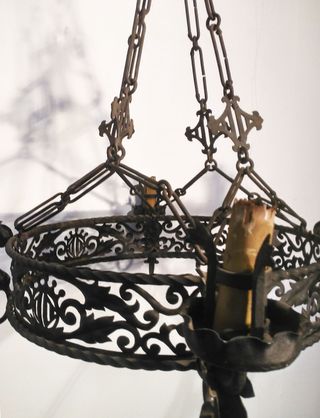 LAMPARA ANTIGUA DE FORJA.