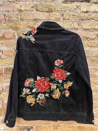 Chaqueta vaquera Zara bordada