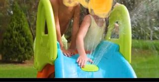 Tobogán infantil de agua para jardín