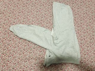 Sudadera gris con cremallera