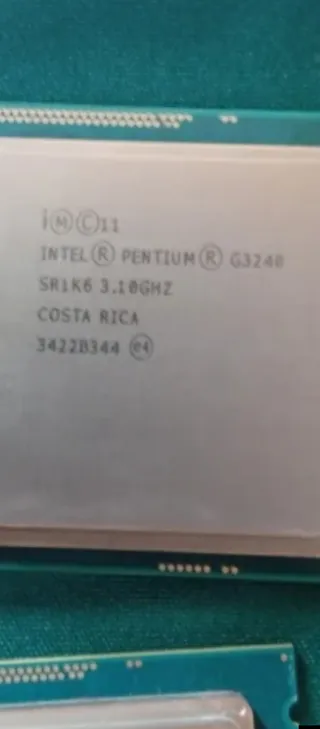 Lote 3 CPUs Intel Core i5 (6500, 8400, 8500)