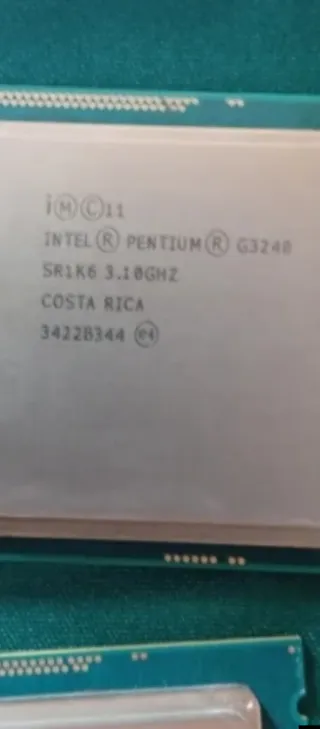 Lote 3 CPUs Intel Core i5 (6500, 8400, 8500)