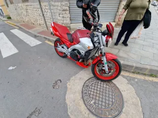 Suzuki GSR 600 Roja y Plata