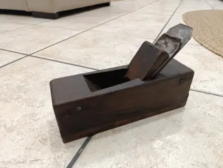 Cepillo carpintero antiguo Peugeot