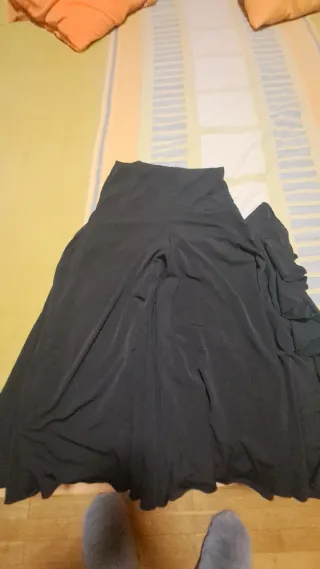 Falda flamenca negra con volantes