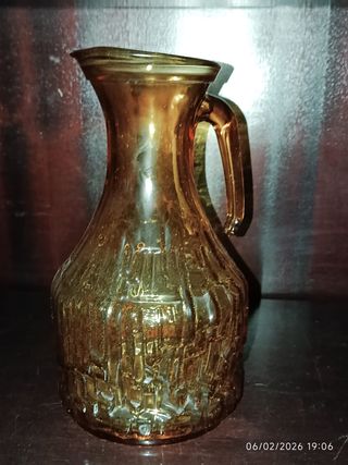 Jarra y 6 vasos de agua labrados