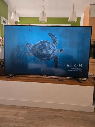 Televisor Negro y Azul