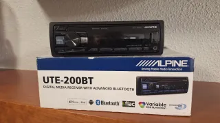 Alpine UTE-200BT Receptor Multimedia