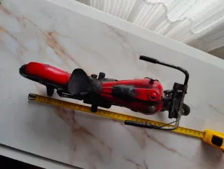 Moto Custom Roja Escala 30cm