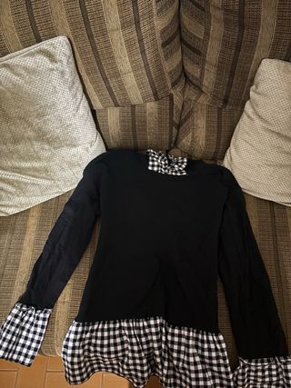 Sudadera negra con cuadros