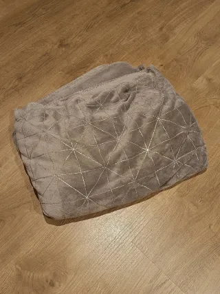 Manta Maison du Monde pelo suave 150x230