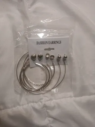 Set de Pendientes Aro y Corazón