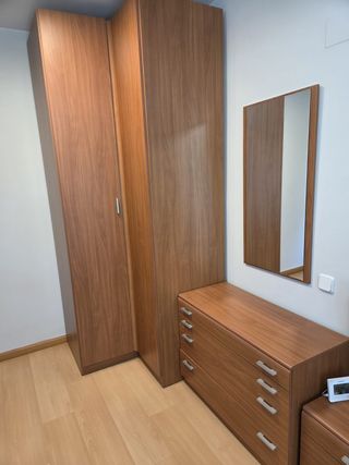 Armario esquinero color nogal