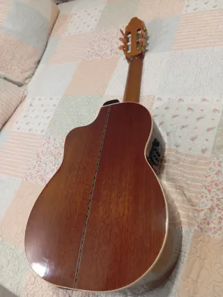 Requinto WS con ecualizador