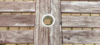 Mesa de terraza de madera