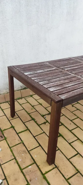 Mesa de terraza de madera