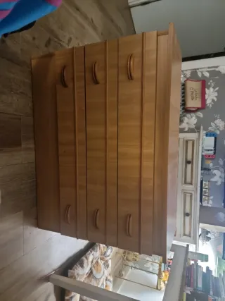 Mueble cajonero de madera