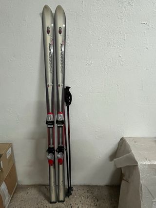 Esquís Rossignol con bastones
