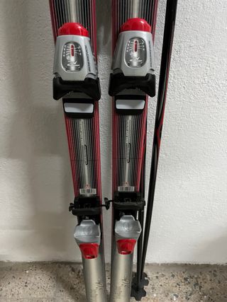 Esquís Rossignol con bastones