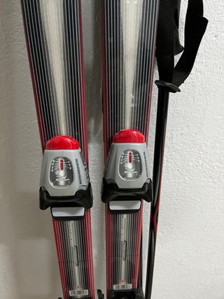 Esquís Rossignol con bastones