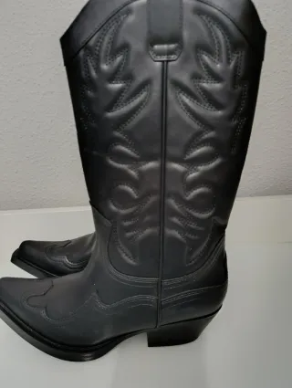 Botas cowboy Pull&Bear negras