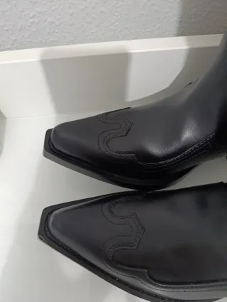 Botas cowboy Pull&Bear negras