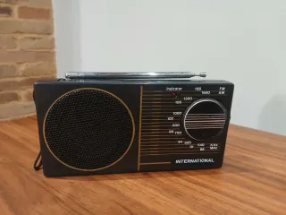 Radio transistor Portátil International